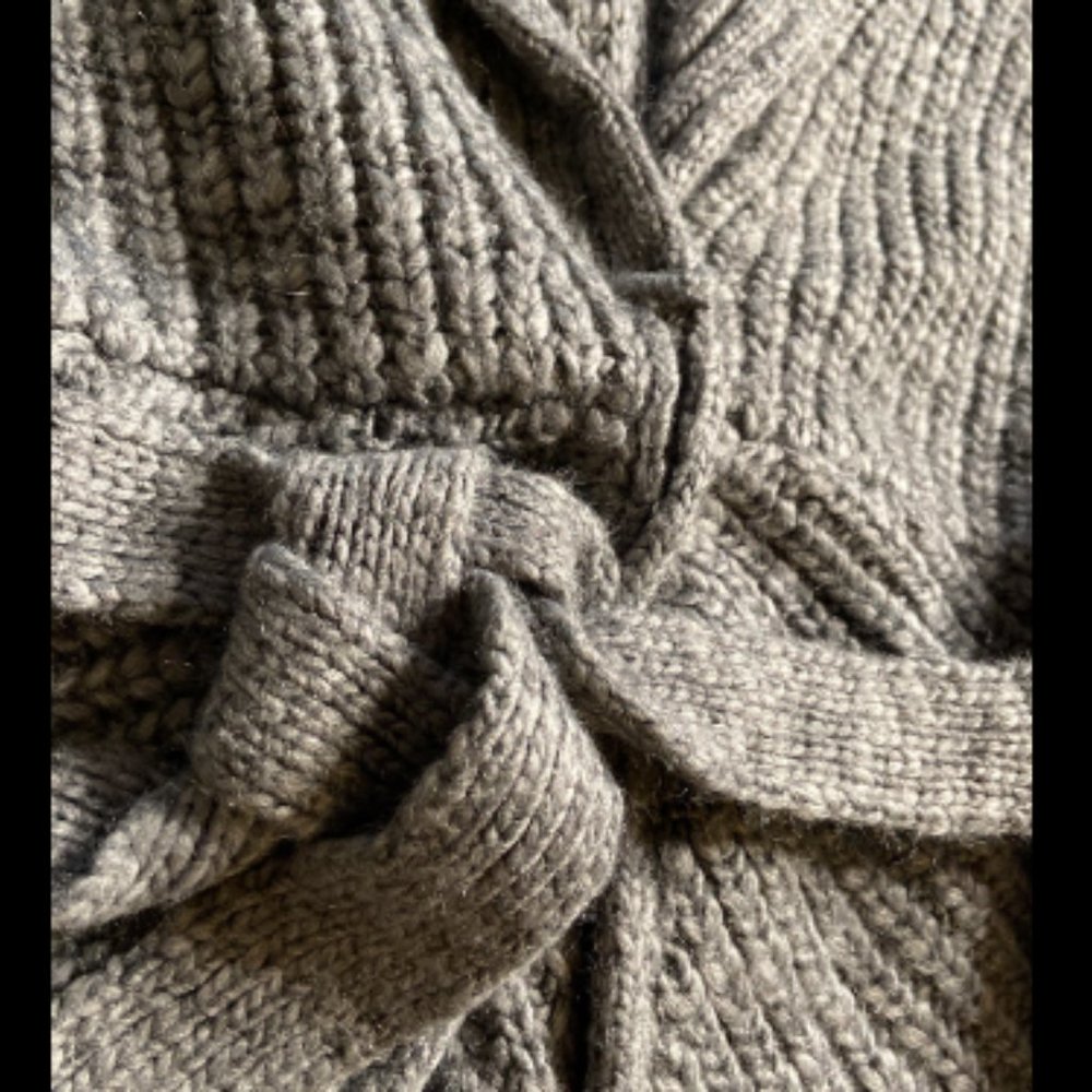 VEST - Picture 3 of 4